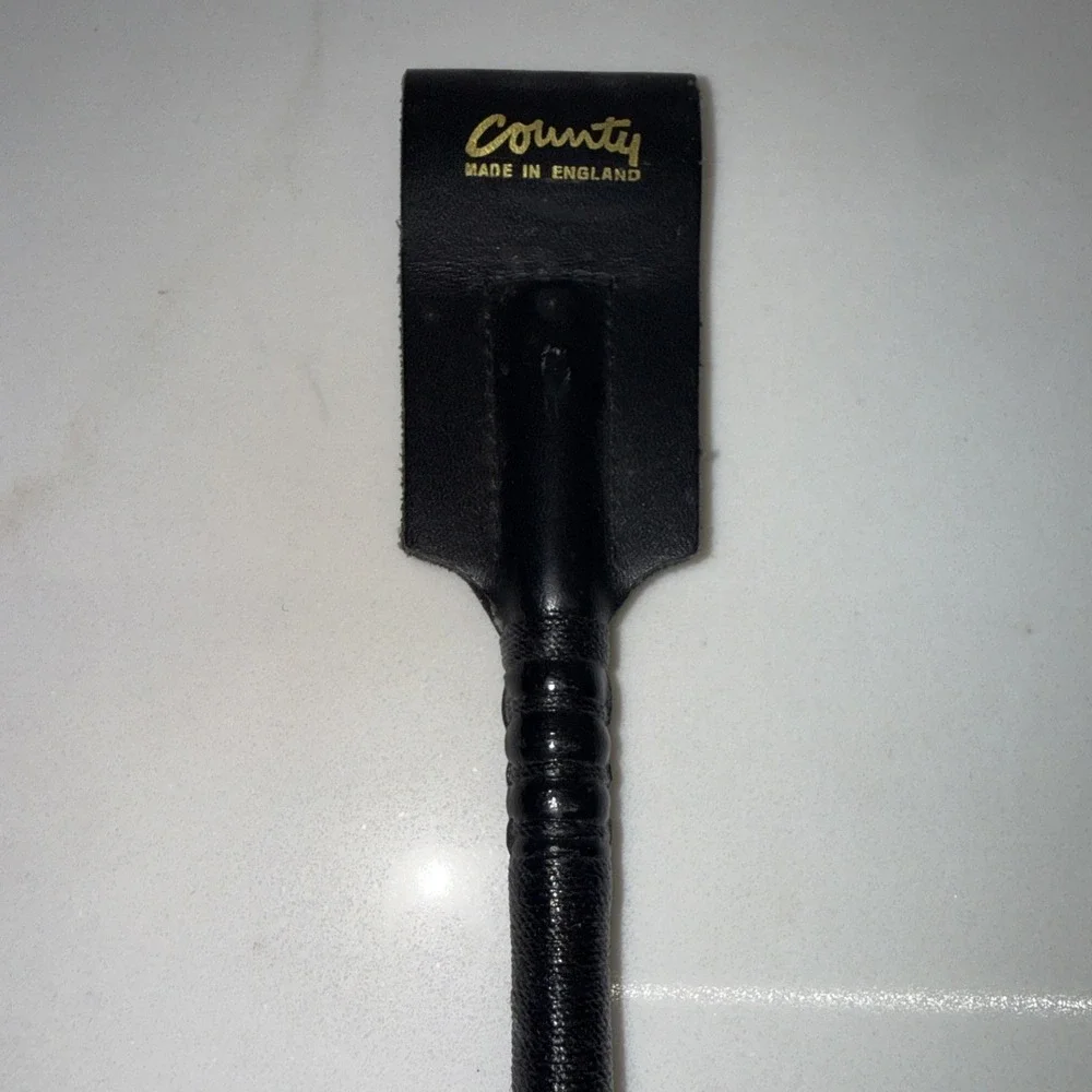 Vintage County Handmade Equestrian Black Leather Riding Crop Whip 20.5